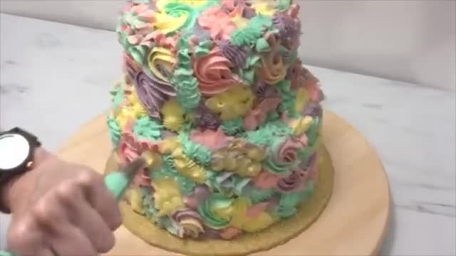 انواع 10 مدل مختلف خامه زنی برای تزیین انواع کیک و کاپ کیک