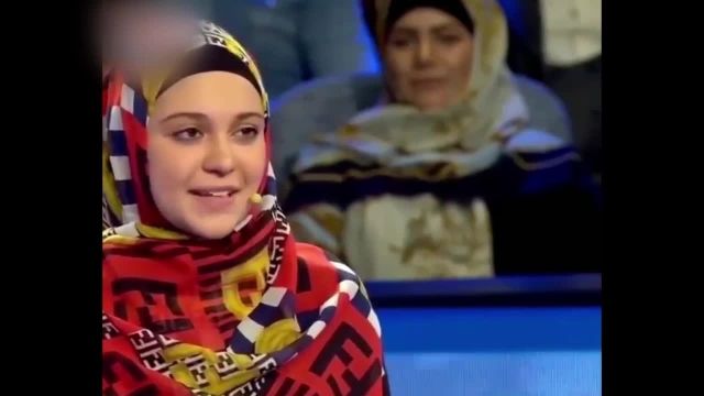 هلیا حسینی برنده باش ( بیوگرافی) + ماجرای مهاجرت به آمریکا و کشف حجاب