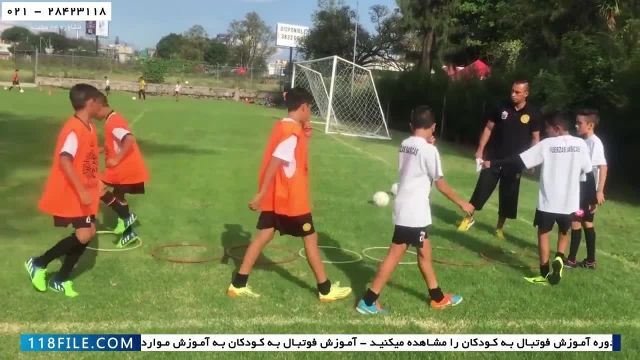 آموزش فوتبال -بهترین تمرین های فوتبالی-تمرین افزایش هماهنگی پاها و تمرکز
