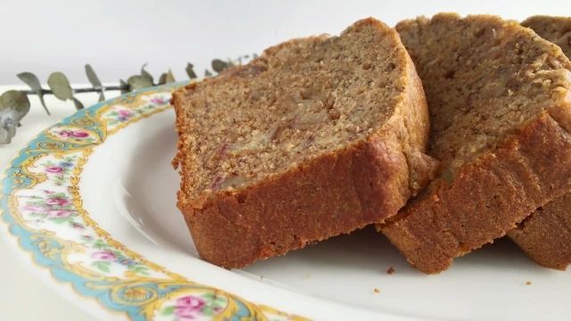 طرز تهیه کیک موز و خرما رژیمی فاقد شکر