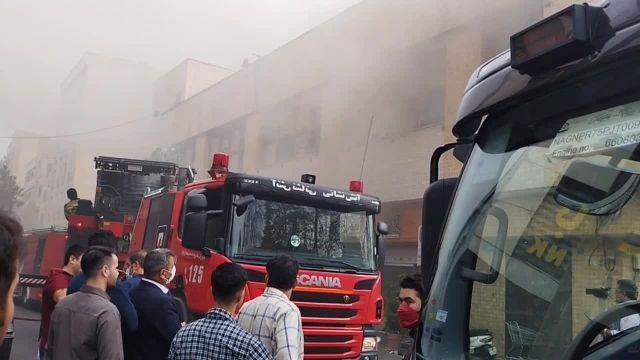 آتش‌سوزی مجتمع تجاری در شمال تهران | ویدیو 