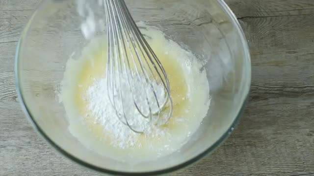 آموزش پخت سریع و سه شیرینی ناپلئونی با تزیین توت فرنگی