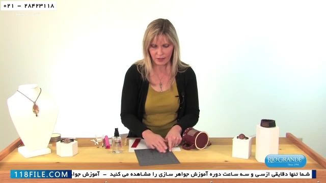 آموزش جواهر سازی در خانه-ساخت جواهرات-استفاده از مهر زنی در ایجاد دستبند