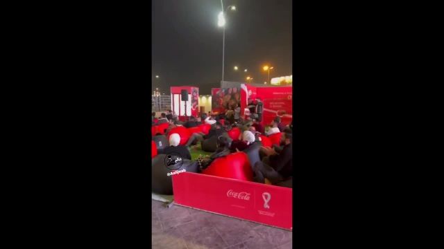 فضایی دیدنی برای تماشای فوتبال در خیابان‌ های قطر | ویدیو 