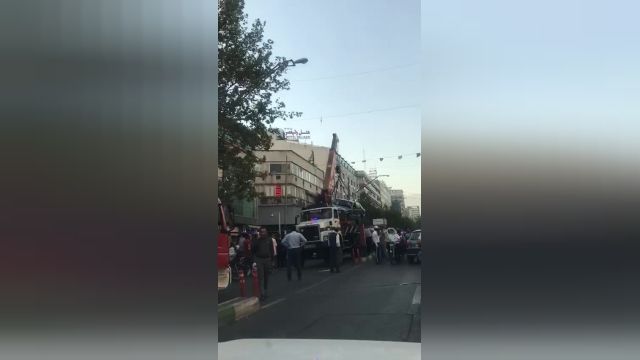 ورود خودروی تشریفات وزارت خارجه در خیابان ولیعصر به خط ویژه 2 کشته برجاگذاشت