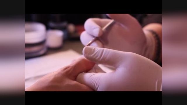 دانلود ویدیو آموزشی کاشت ناخن نچرال با تکنیکی حرفه ای 