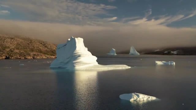 کلیپ بسیار جالب از گرینلند، جزیره یخی در حال از بین رفتن