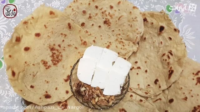 طرز تهیه نان لواش خانگی خوشمزه در ماهیتابه
