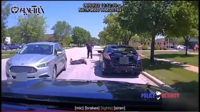 لحظه تیرباران مهاجم تبر بدست توسط پلیس آمریکا | فیلم 