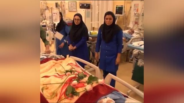 وداع پرسنل بیمارستان با پیکر مهسا امینی | ویدیو 