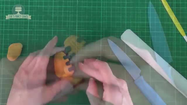 آموزش حرفه ای ساخت عروسک گورکن با خمیر فوندانت برای تزیین کیک