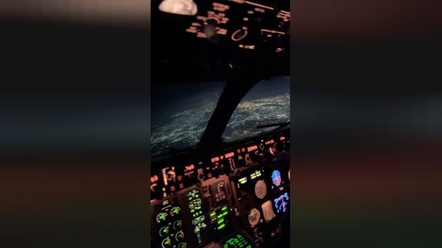 تهران از زاویه کابین خلبان در ارتفاع 32000 پایی (9753 متر) | فیلم