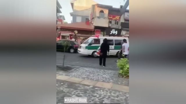 پرت شدن یک زن از ماشین گشت ارشاد در رشت | فیلم کامل 