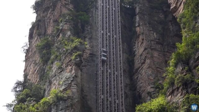بلند ترین آسانسور جهان در چین