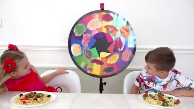 دانلود برنامه کودک دیانا و روما این قسمت چرخ معمایی دیانا و روما از چالش اسپاگتی