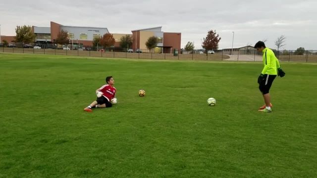 آموزش های دروازه بانی به کودکان2- حرکات تکنیکی فوتبال