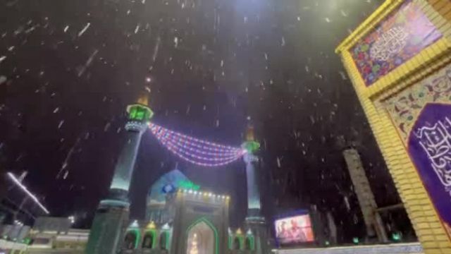 فیلم بارش برف پاییزی در امام زاده صالح علیه‌السلام | ویدیو 
