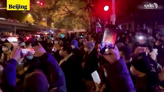 چرا نماد معترضان در چین، کاغذ A4 سفید است؟ | ویدیو