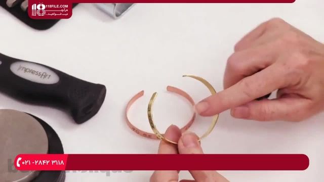 آموزش ساخت جواهرات-آموزش طلاسازی-مهرزنی حروف برروی دست بند 