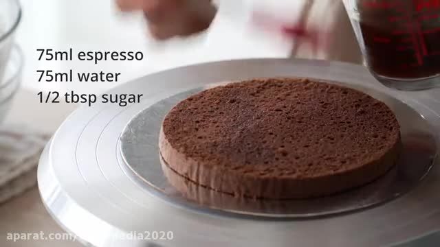 روش پخت  کیک توت فرنگی شکلاتی با طعم و مزه عالی 
