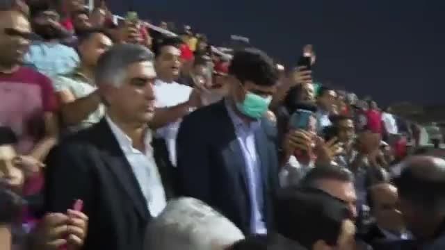 دکتر محمد مخبر برای تماشای بازی نساجی به ورزشگاه شهید وطنی قائمشهر | ویدیو 