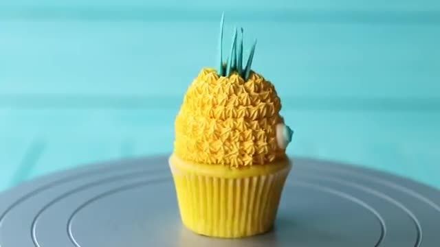 آموزش پخت کاپ کیک و تزیین آن به شکل آناناس