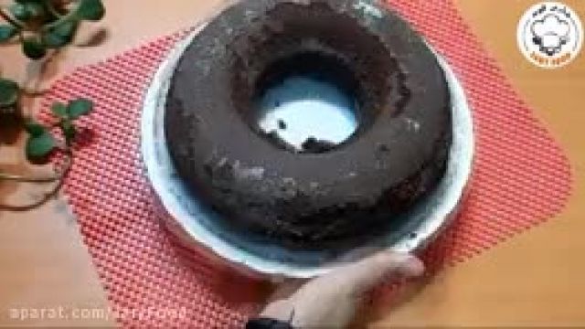 دستور پخت کیک دیوانه کیک بدون تخم مرغ و شیر  با ساده ترین تکنیک پخت در خانه 