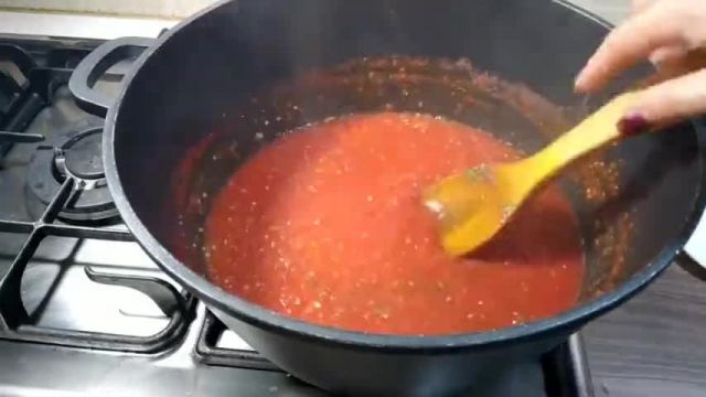 طرز تهیه خوشمزه ترین سالاد ترشی گوجه فرنگی