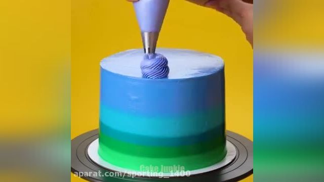 طرز پخت کیک رنگین کمانی مهمانی
