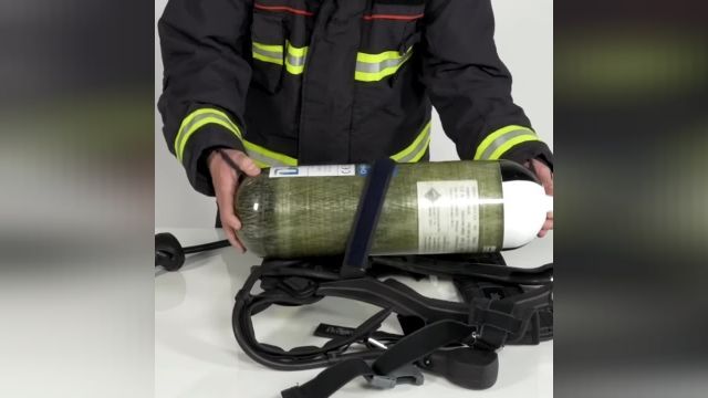 نحوه صحیح پوشیدن دستگاه تنفسی آتش نشانی