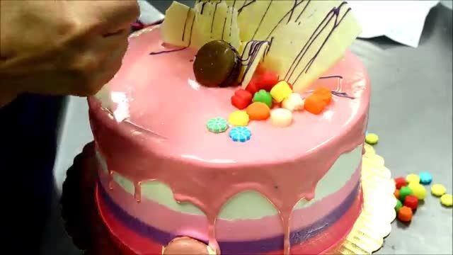 روش پخت عالی کیک شاد و رنگارنگ با فراستینگ باتر کریم