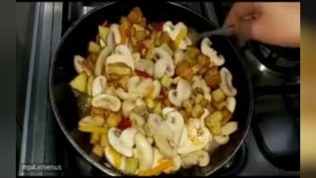 روش پخت خوراک قارچ و سیب زمینی