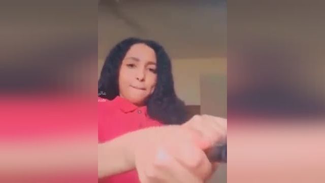 لحظه شلیک یک دختر جوان به سرش در لایو اینستاگرام برای جذب فالوور | ویدیو 