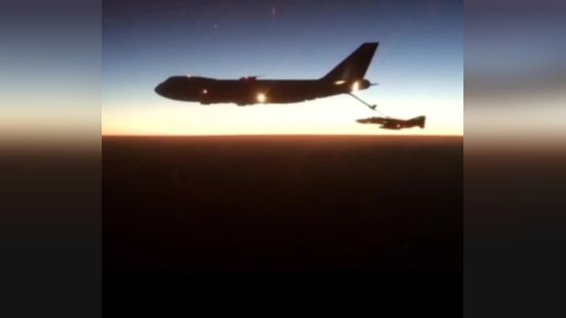 سوخت گیری هوایی جنگنده ایرانی از بوئینگ747 | ویدیو