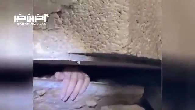 زن فلسطینی که با انگشتان دست خود از زنده بودنش خبر داد