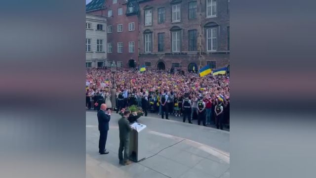 استقبال مردم دانمارک از زلنسکی رئیس جمهور اوکراین