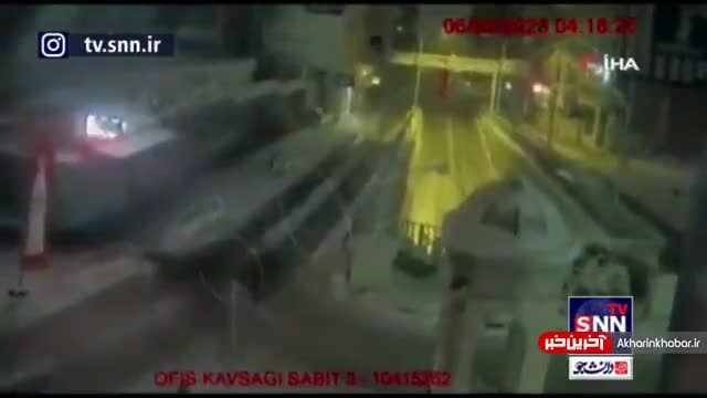 لحظه وقوع زلزله در یکی از شهرهای ترکیه | ویدیو