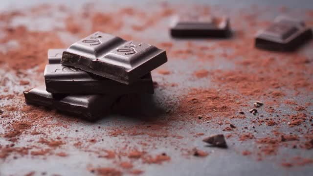 آیا  مصرف شکلات تلخ قند خون را بالا میبرد ؟