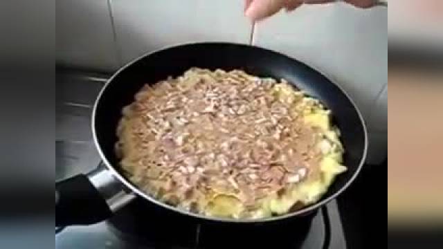 طرز تهیه سوسیس تخم مرغ برای صبحانه | املت سوسیس