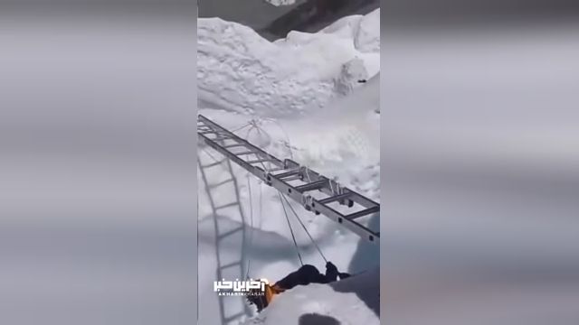 لحظه پر استرس سقوط یک کوهنورد در اورست