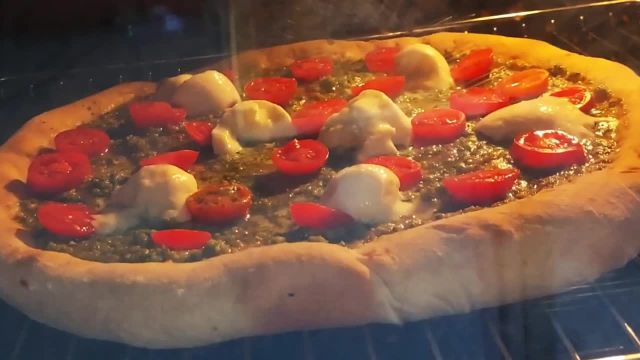 طرز تهیه پیتزا پستو ایتالیایی خوشمزه به روش رستورانی