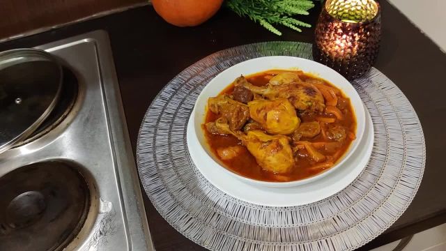 طرز تهیه خورشت آلو هویج با مرغ خوشمزه و مجلسی به روش سنتی و اصیل ایرانی