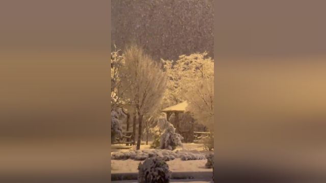 تبریز در برابر بارش شدید برف، یک صحنه فیلمی به یاد ماندنی
