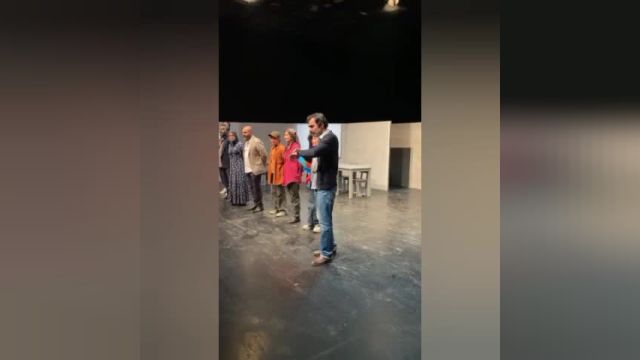 حسین کیانی به مدیران تئاتر: شما ترسو و محافظه‌کارید | ویدیو