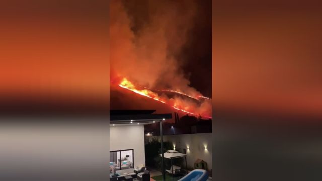 کلیپ آتش‌سوزی مهیب در اطراف شهرک اسرائیلی «جلبوع» - مشرق نیوز