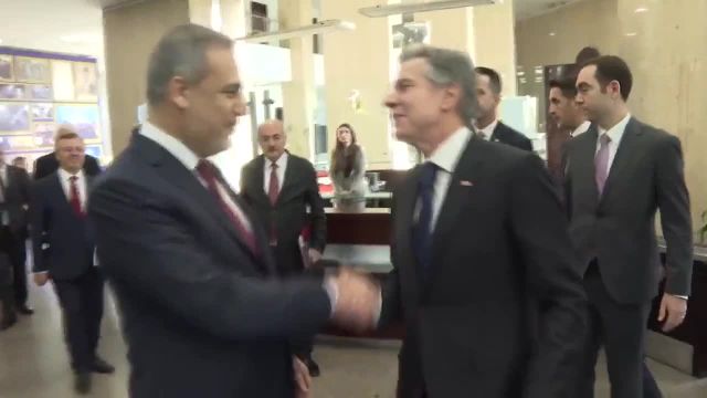 اجتناب وزیر خارجه ترکیه از در آغوش گرفتن وزیر خارجه آمریکا