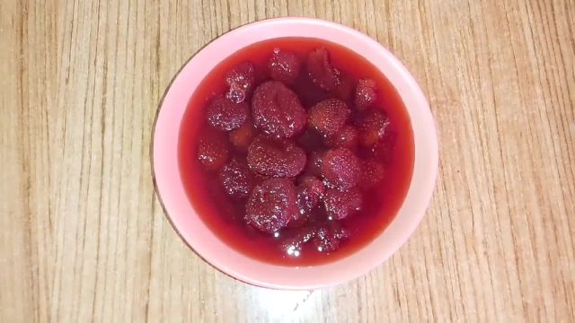 طرز تهیه مربای توت فرنگی خوش رنگ و خوش طعم با پودر ژلاتین