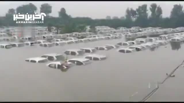آبگرفتگی شدید در هند | غرق شدن ده‌ها خودرو بر اثر بارش شدید باران در هند