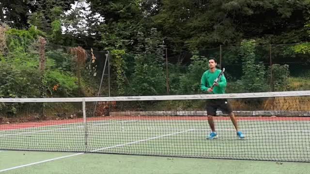آموزش زدن ضربه فورهند و بکهند والی در تنیس