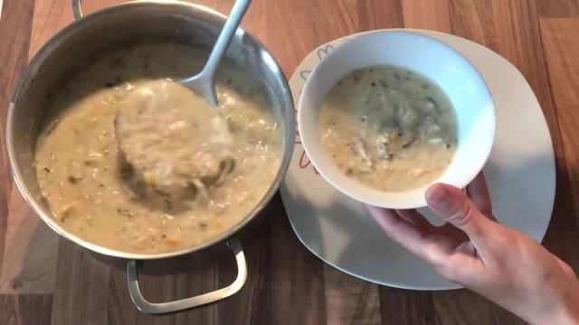 طرز تهیه سوپ جو با مرغ و شیر